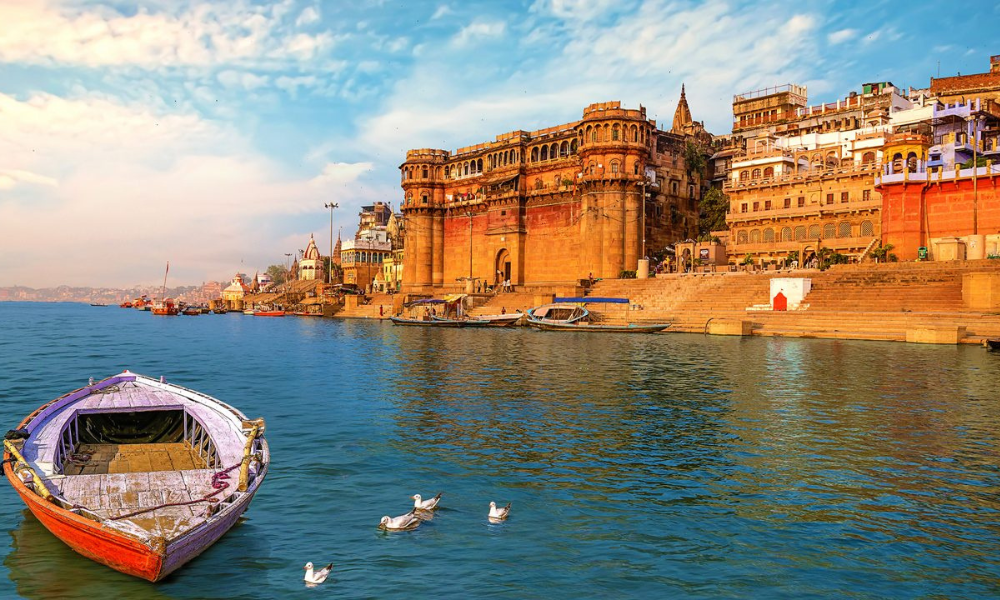 Sunrise boat rides on the Ganga that reveal the city&rsquo;s true spiritual rhythm